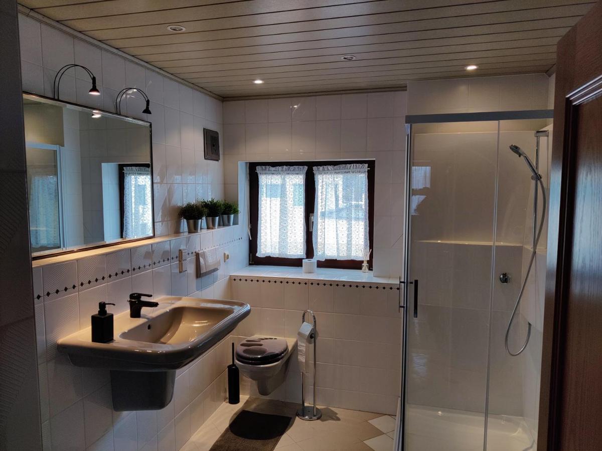 Holiday Home In Quiet Beautiful Area With Two Separate, Modern, Furnished Apartments Deutsch-Wagram Exterior photo